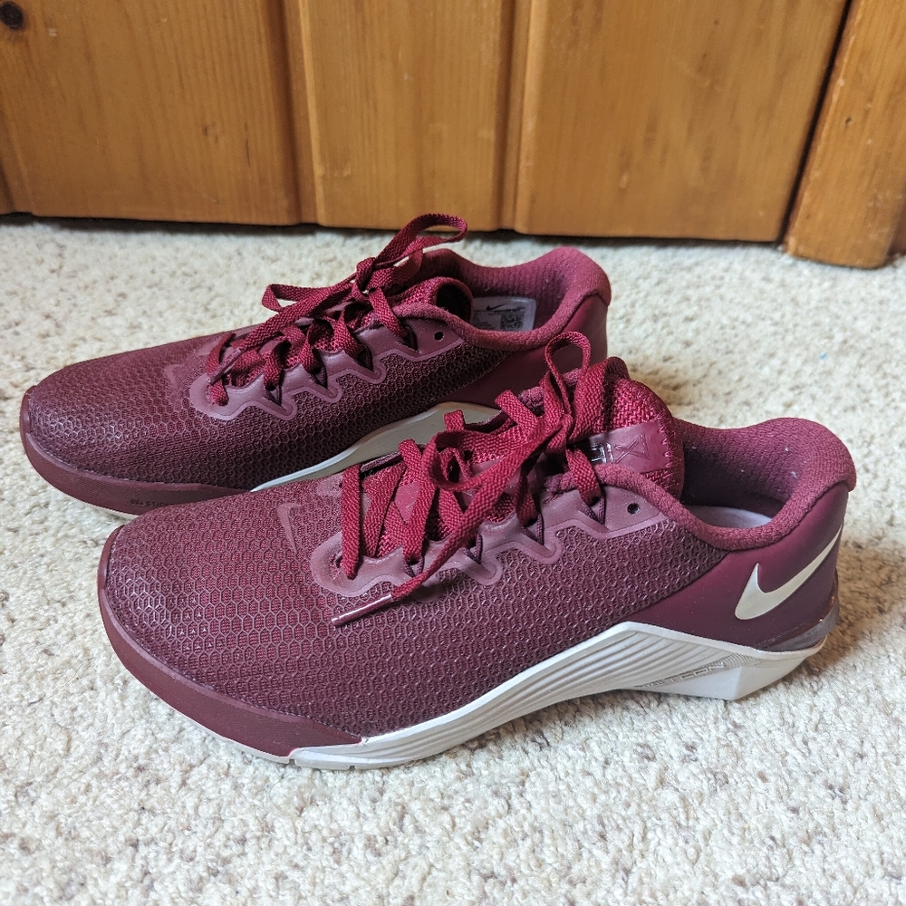 NIKE Metcon 5 Training  Maroon/White US Mens Size 6